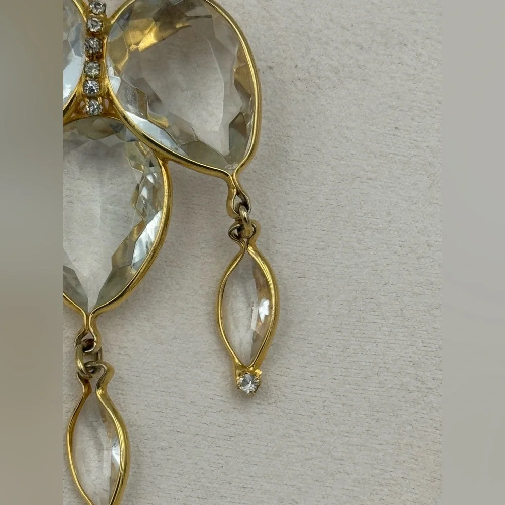Vintage 1970s Goldtone Clear Crystal‎ Chandelier Brooch Pin Statement